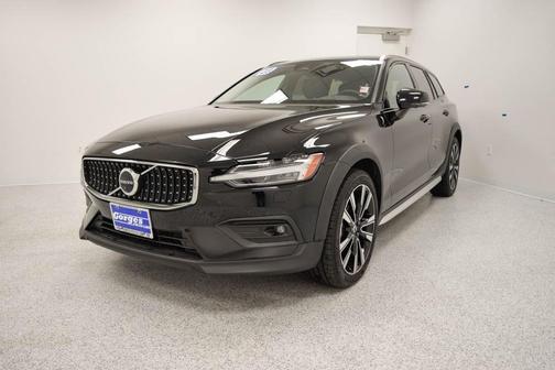 2023 Volvo V60 Cross Country B5 Ultimate