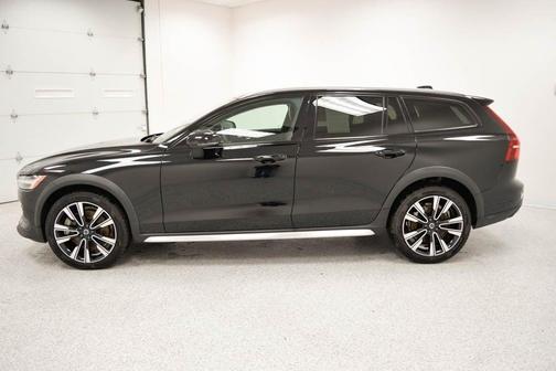 2023 Volvo V60 Cross Country B5 Ultimate