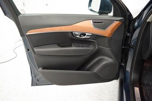 2023 Volvo XC90 B6 Plus 6-Seater