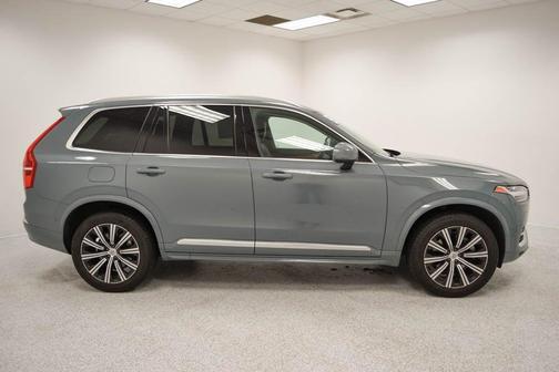 2023 Volvo XC90 B5 Plus