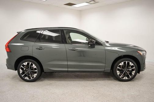 Forest Green 2026 Volvo XC60 B5 Plus