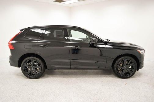 2026 Volvo XC60 B5 Ultra Black Edition