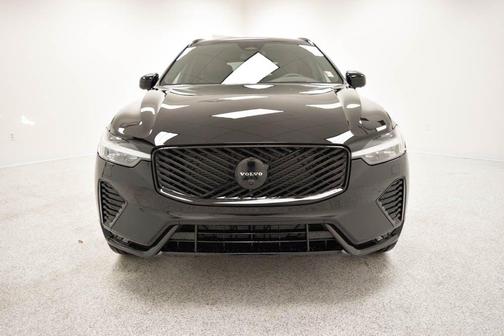 2026 Volvo XC60 B5 Ultra Black Edition