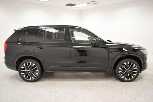 Onyx Black 2026 Volvo XC90 B6 Ultra Dark Theme 6-Seater