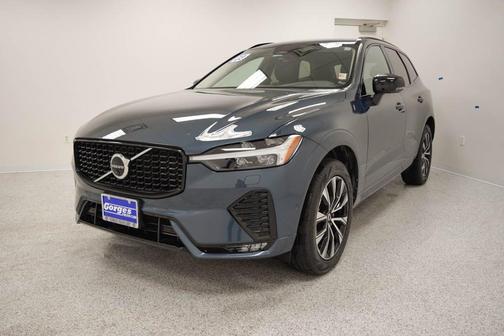 2023 Volvo XC60 B5 Plus Dark Theme