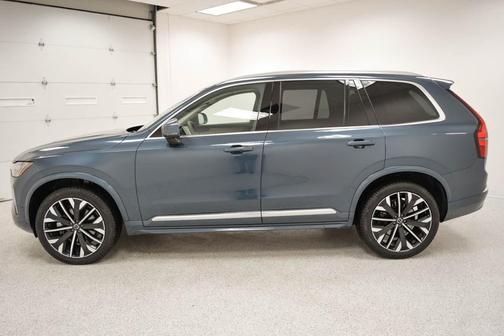 2025 Volvo XC90 B6 Plus 7-Seater