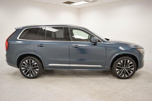 2025 Volvo XC90 B6 Plus 7-Seater