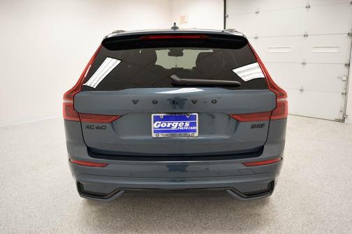2026 Volvo XC60 B5 Ultra Black Edition