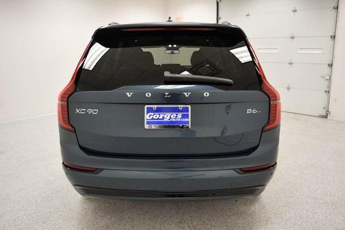 2026 Volvo XC90 B6 Ultra Dark Theme 7-Seater
