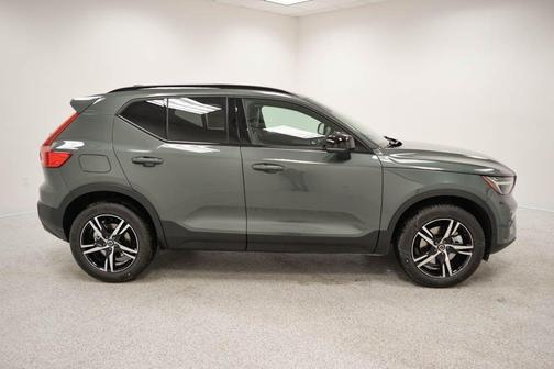 2026 Volvo XC40 B5 Core