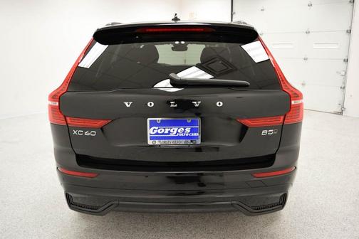 2025 Volvo XC60 B5 Plus