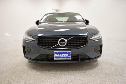 2021 Volvo S60 T5 Momentum