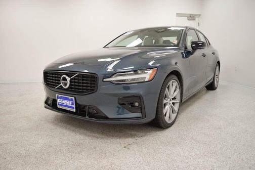 2021 Volvo S60 T5 Momentum
