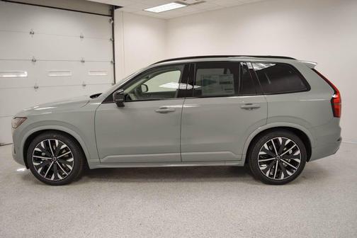 2026 Volvo XC90 B6 Ultra Dark Theme 7-Seater