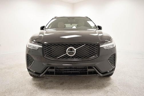 Onyx Black 2026 Volvo XC60 B5 Plus