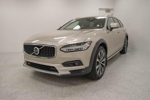 2023 Volvo V90 Cross Country B6 Plus