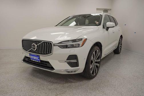 2023 Volvo XC60 B5 Ultimate Bright Theme