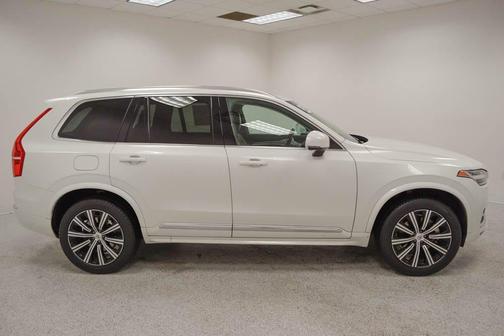 2024 Volvo XC90 B5 Core Bright Theme