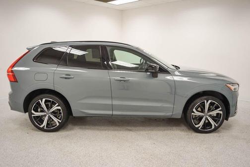 2022 Volvo XC60 Recharge Plug-In Hybrid T8 R-Design