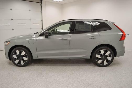 2025 Volvo XC60 Plug-In Hybrid T8 Plus