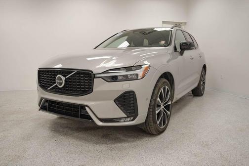 2023 Volvo XC60 B5 Plus Dark Theme