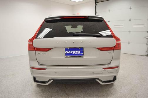 2023 Volvo XC60 B5 Plus Dark Theme