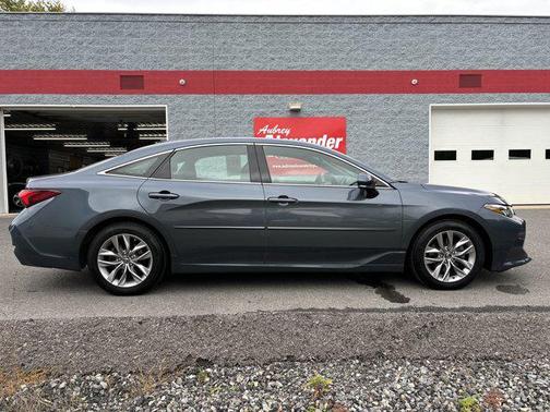 2019 Toyota Avalon XLE