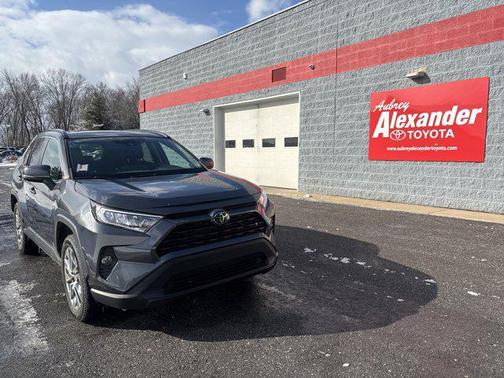 2019 Toyota RAV4 XLE Premium