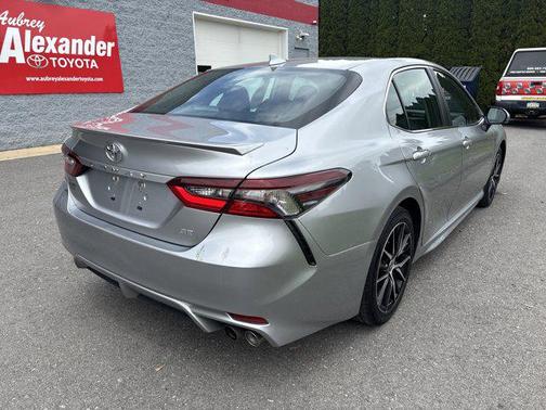 Celestial Silver Metallic 2024 Toyota Camry SE
