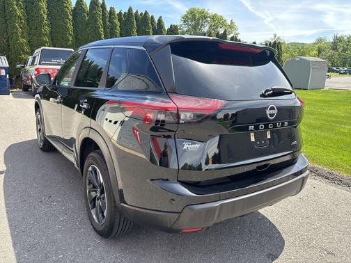 Super Black 2025 Nissan Rogue SV