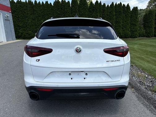 2022 Alfa Romeo Stelvio Sprint