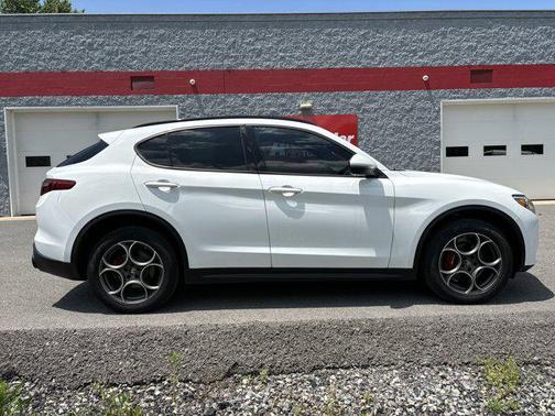 2022 Alfa Romeo Stelvio Sprint