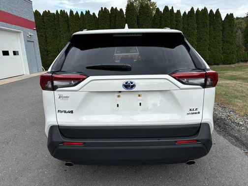 2024 Toyota RAV4 Hybrid XLE