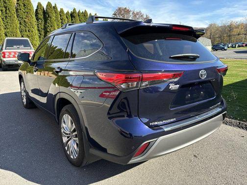 2023 Toyota Highlander Platinum