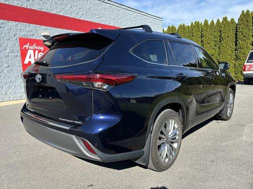 2023 Toyota Highlander Platinum