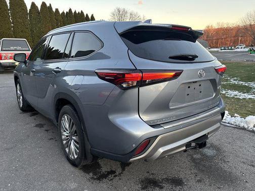 2024 Toyota Highlander Platinum