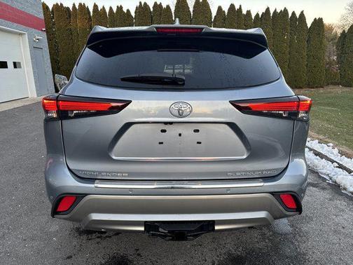2024 Toyota Highlander Platinum