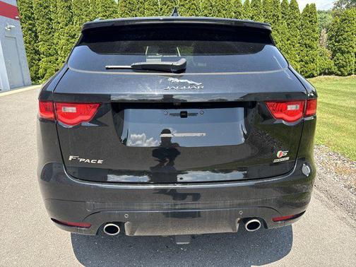 2018 Jaguar F-PACE S