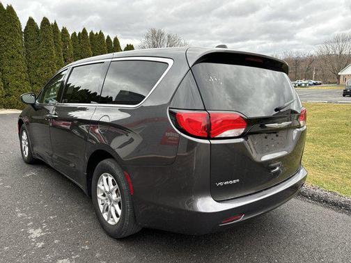 2023 Chrysler Voyager LX