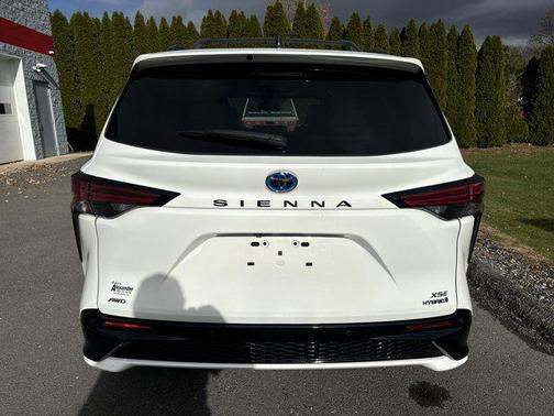2022 Toyota Sienna XSE 7 Passenger