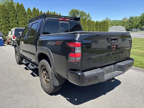 Super Black 2022 Nissan Frontier PRO-4X