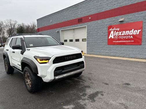 2025 Toyota 4Runner Hybrid Trailhunter