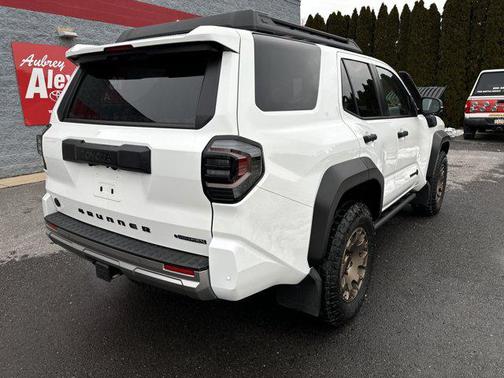 2025 Toyota 4Runner Hybrid Trailhunter