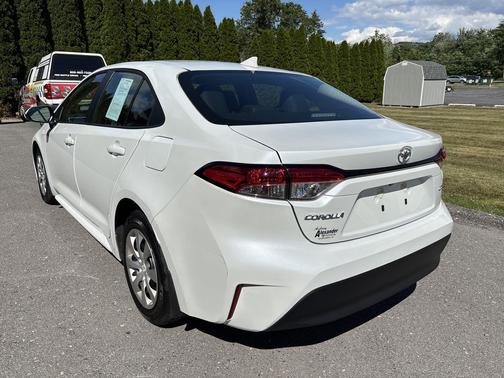 Pearl 2025 Toyota Corolla LE