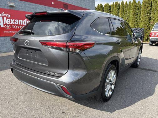 Magnetic Gray Metallic 2020 Toyota Highlander Limited