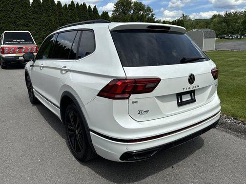 2022 Volkswagen Tiguan 2.0T SE R-Line Black 4MOTION