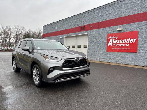 2026 Toyota Highlander Platinum