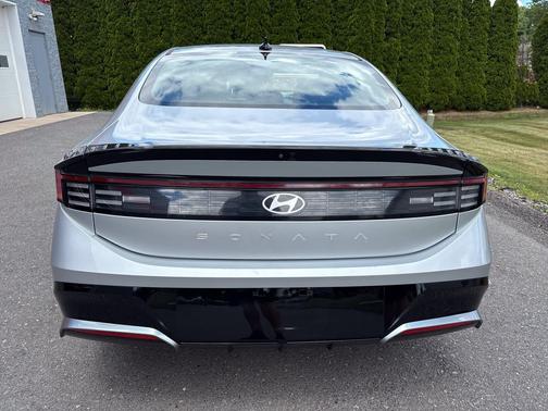 Aero Silver 2025 Hyundai SONATA SEL