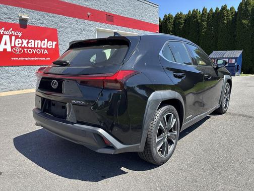 Obsidian 2020 Lexus UX 250h Base