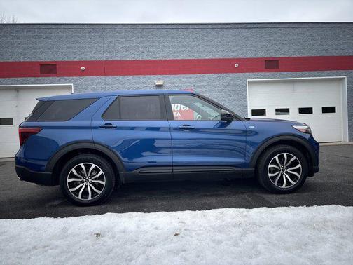2022 Ford Explorer ST-Line